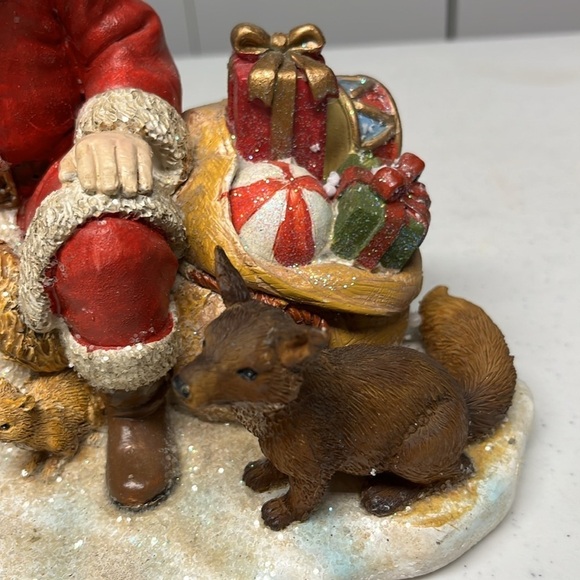 Resin Santa with bag of toys , and reindeer’s - Picture 5 of 7